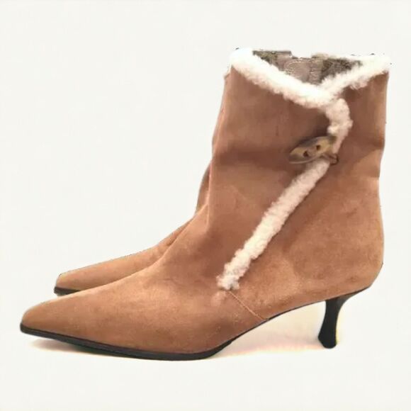 Stuart Weitzman Y2K GIngerbread Girl Style Suede Fur-lined Pointed Toe Boots - Picture 2 of 9